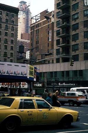 くるま好きは車をいじりたおそう